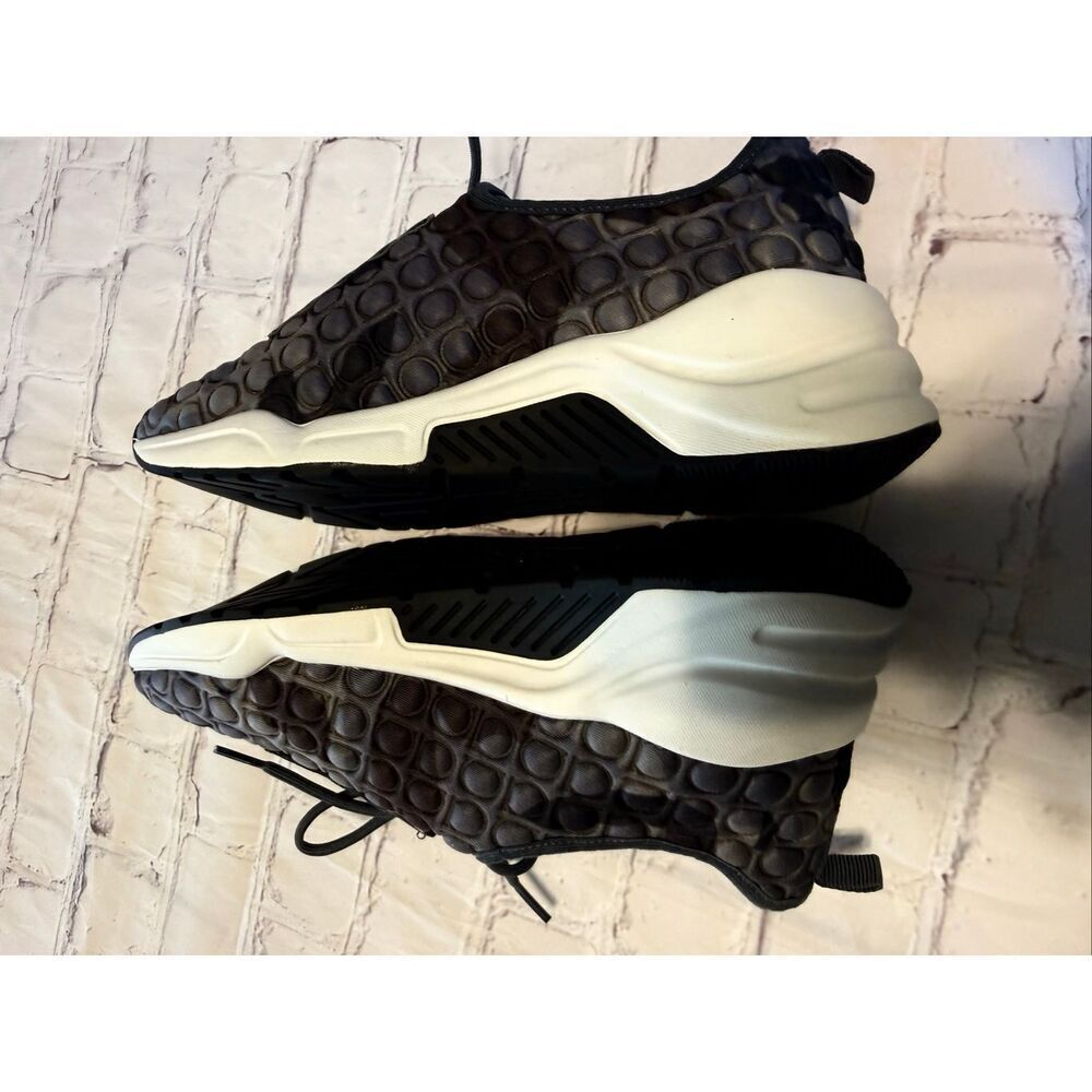 Linea Paolo Women's Size 6 Fashion Trainers Camo Bubble Fabric Sporty Athleisure - Picture 6 of 13
